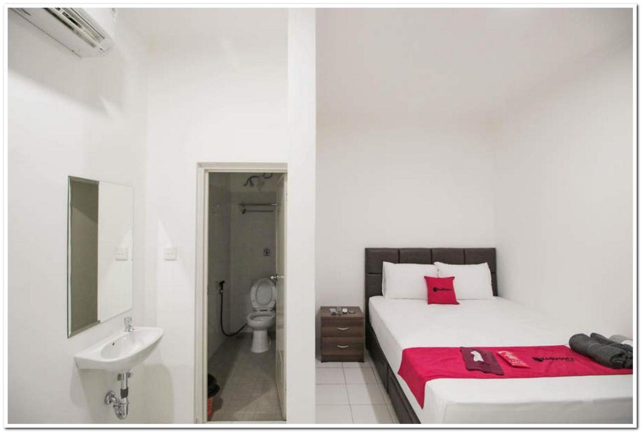 Hotel Reddoorz @ Ruko Itc Roxy Mas à Jakarta Extérieur photo